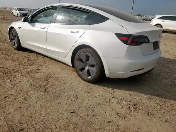 5YJ3E1EA5PF485334 2023 TESLA MODEL 3 - Image 2