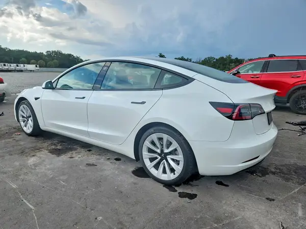 5YJ3E1EA5PF494955 2023 TESLA MODEL 3 - Image 2