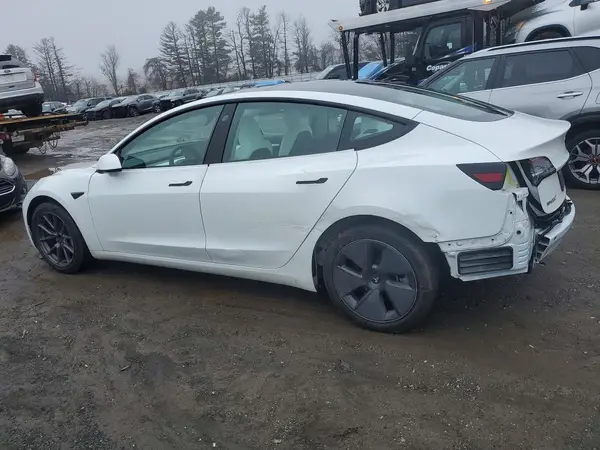 5YJ3E1EA5PF495832 2023 TESLA MODEL 3 - Image 2