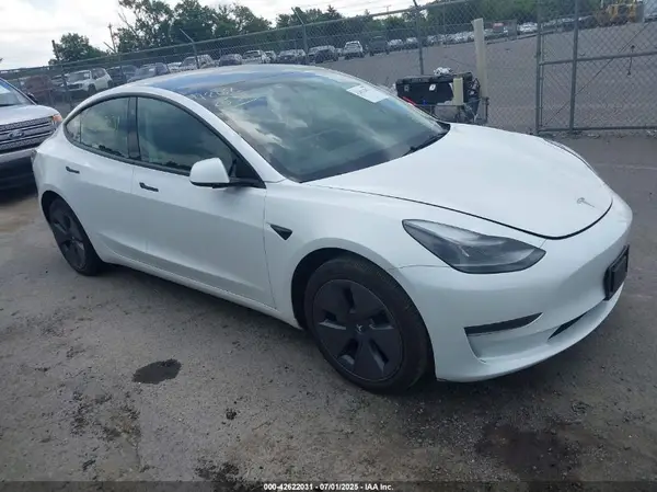 5YJ3E1EA5PF503654 2023 TESLA MODEL 3 - Image 1
