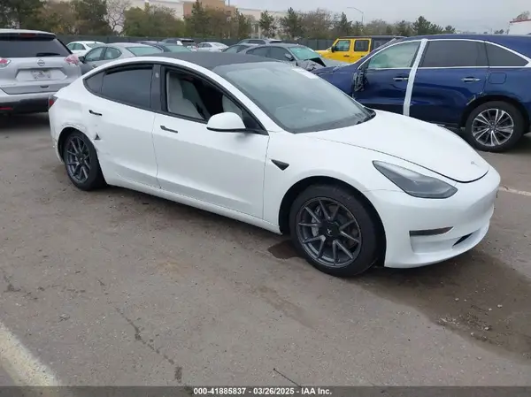 5YJ3E1EA5PF505856 2023 TESLA MODEL 3 - Image 1
