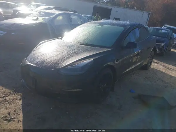 5YJ3E1EA5PF511012 2023 TESLA MODEL 3 - Image 2