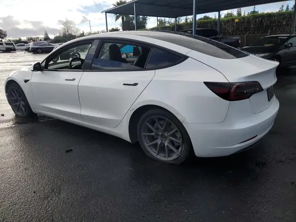 5YJ3E1EA5PF546598 2023 TESLA MODEL 3 - Image 2