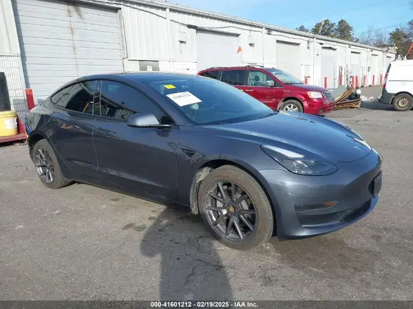 5YJ3E1EA5PF546939 2023 TESLA MODEL 3 - Image 1