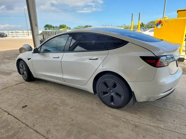 5YJ3E1EA5PF555110 2023 TESLA MODEL 3 - Image 2