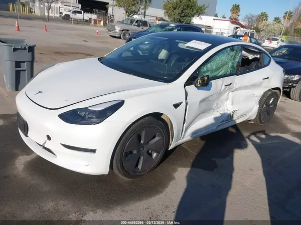 5YJ3E1EA5PF555799 2023 TESLA MODEL 3 - Image 2