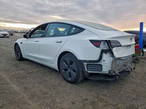 5YJ3E1EA5PF561134 2023 TESLA MODEL 3 - Image 2