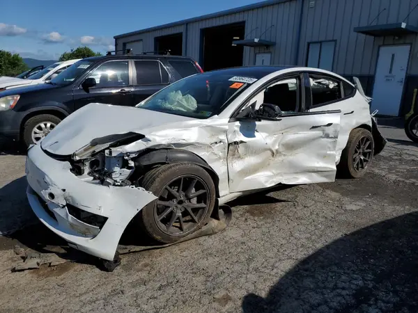 5YJ3E1EA5PF567354 2023 TESLA MODEL 3 - Image 1