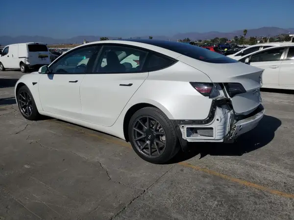 5YJ3E1EA5PF568858 2023 TESLA MODEL 3 - Image 2