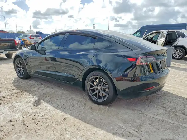 5YJ3E1EA5PF570075 2023 TESLA MODEL 3 - Image 2