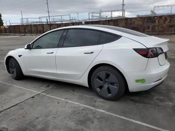 5YJ3E1EA5PF570299 2023 TESLA MODEL 3 - Image 2