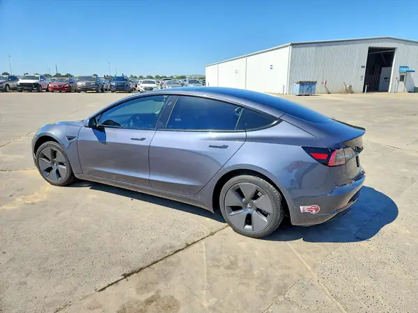 5YJ3E1EA5PF576975 2023 TESLA MODEL 3 - Image 2