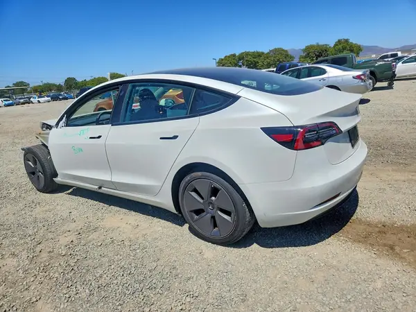 5YJ3E1EA5PF605469 2023 TESLA MODEL 3 - Image 2