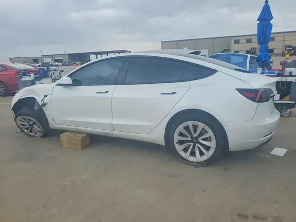 5YJ3E1EA5PF608288 2023 TESLA MODEL 3 - Image 2