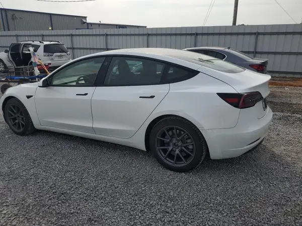 5YJ3E1EA5PF611773 2023 TESLA MODEL 3 - Image 2
