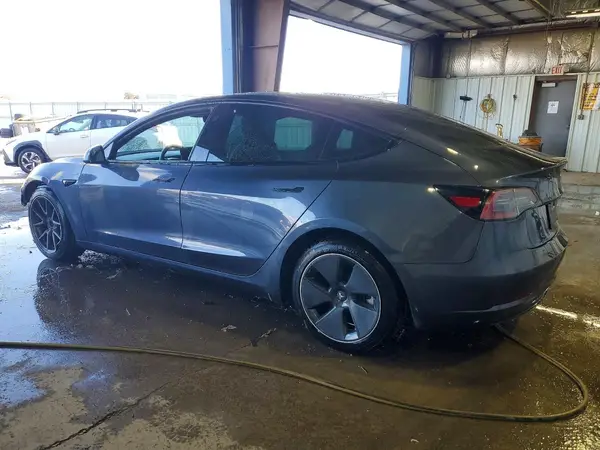 5YJ3E1EA5PF627388 2023 TESLA MODEL 3 - Image 2