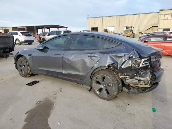 5YJ3E1EA5PF627424 2023 TESLA MODEL 3 - Image 2