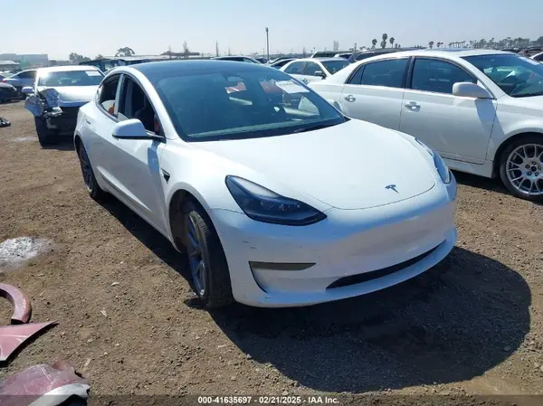 5YJ3E1EA5PF638309 2023 TESLA MODEL 3 - Image 1