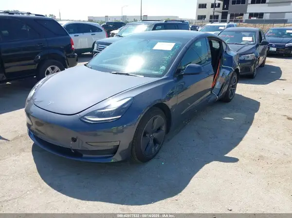 5YJ3E1EA5PF645325 2023 TESLA MODEL 3 - Image 2