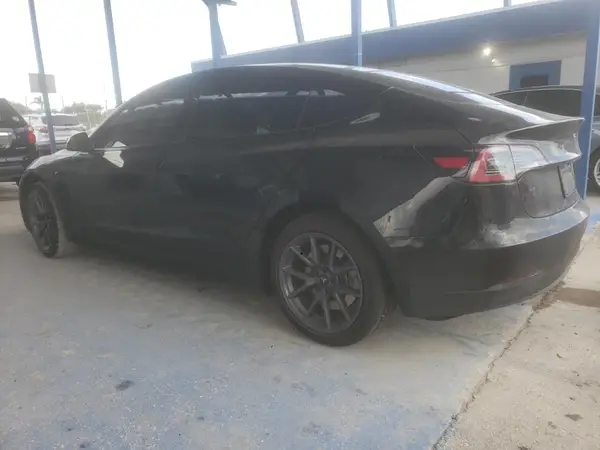 5YJ3E1EA5PF651206 2023 TESLA MODEL 3 - Image 2
