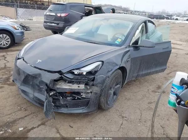 5YJ3E1EA5PF659807 2023 TESLA MODEL 3 - Image 2