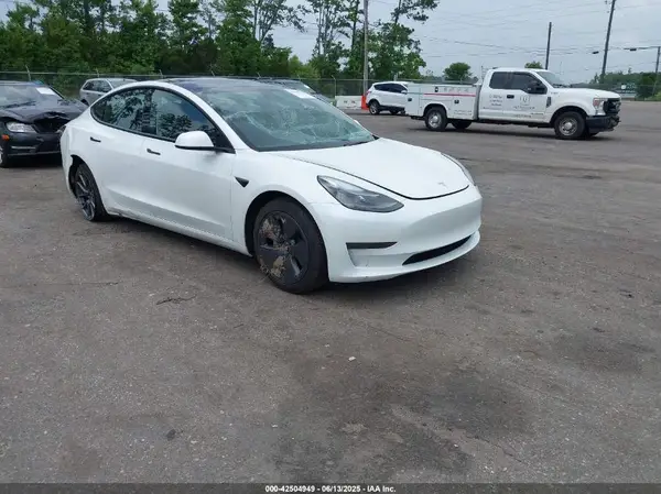 5YJ3E1EA5PF663176 2023 TESLA MODEL 3 - Image 1