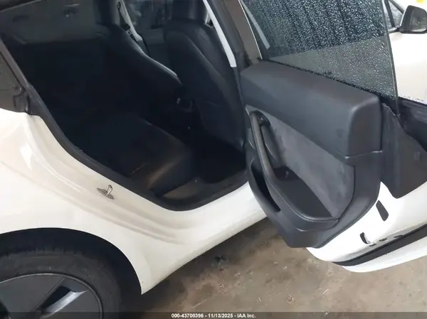 5YJ3E1EA5PF663792 2023 TESLA MODEL 3 - Image 8