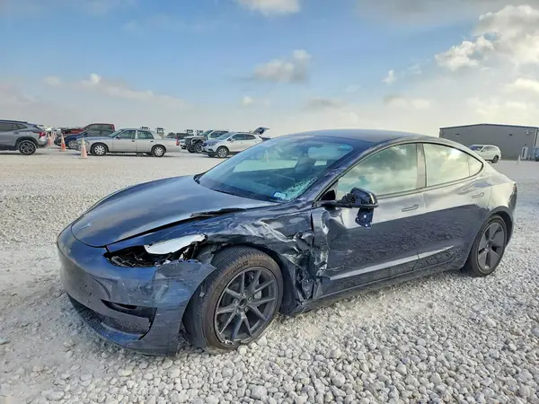 5YJ3E1EA5PF696081 2023 TESLA MODEL 3 - Image 1