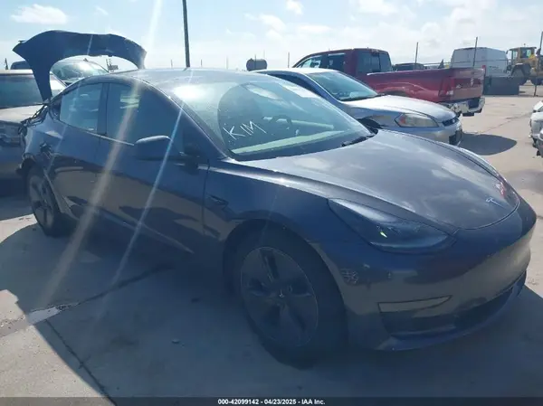 5YJ3E1EA5PF696436 2023 TESLA MODEL 3 - Image 1