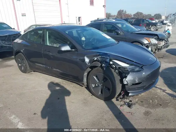 5YJ3E1EA5PF697201 2023 TESLA MODEL 3 - Image 1