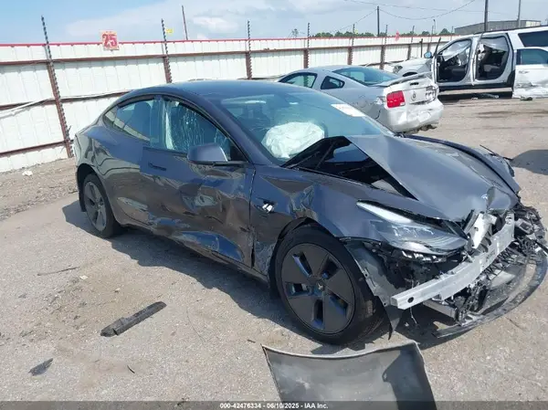 5YJ3E1EA5PF697649 2023 TESLA MODEL 3 - Image 1