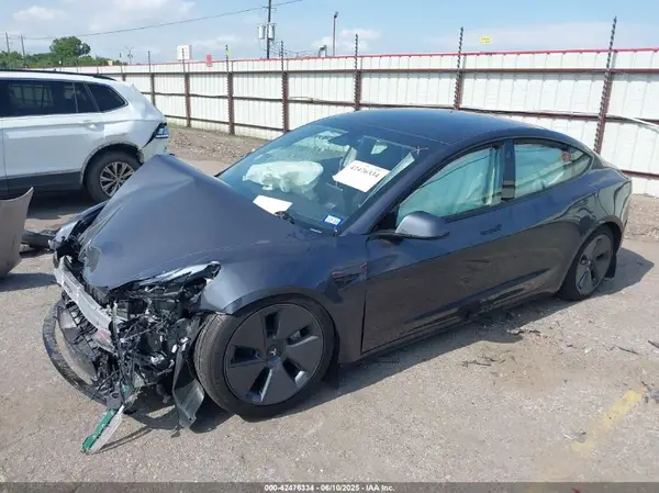 5YJ3E1EA5PF697649 2023 TESLA MODEL 3 - Image 2
