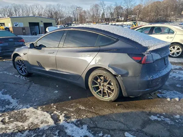 5YJ3E1EA5PF713655 2023 TESLA MODEL 3 - Image 2