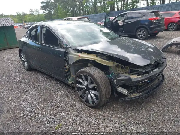 5YJ3E1EA5RF722519 2024 TESLA MODEL 3 - Image 1