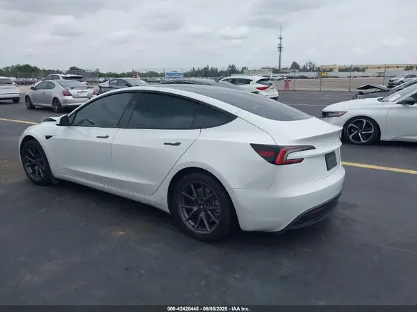 2024 TESLA MODEL 3 IAAI lot 42428445 auction photo 3