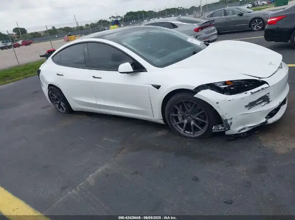 2024 TESLA MODEL 3 IAAI lot 42428445 auction photo 6