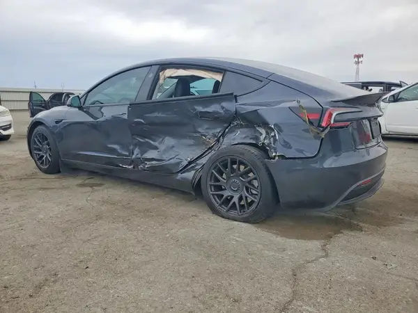 5YJ3E1EA5RF725601 2024 TESLA MODEL 3 - Image 2
