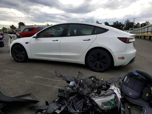 5YJ3E1EA5RF731799 2024 TESLA MODEL 3 - Image 2