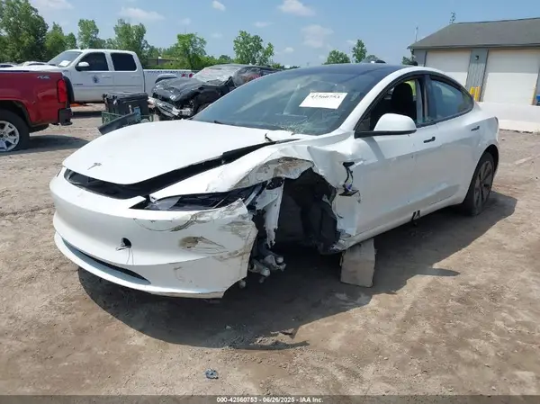 5YJ3E1EA5RF742009 2024 TESLA MODEL 3 - Image 2