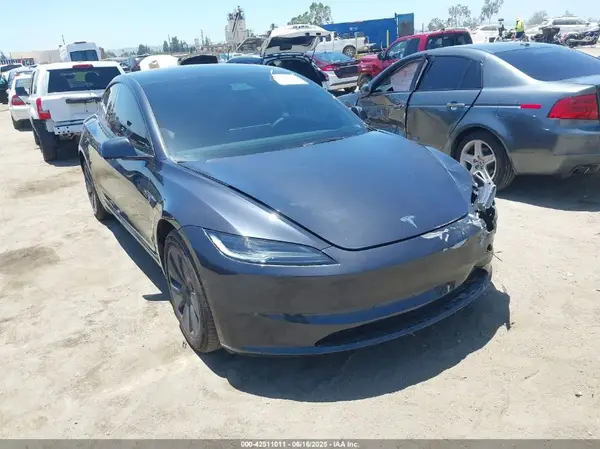 5YJ3E1EA5RF754824 2024 TESLA MODEL 3 - Image 1