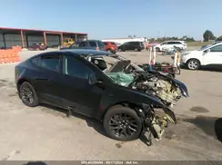 5YJ3E1EA5RF767654 2024 TESLA MODEL 3