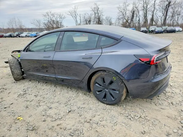 5YJ3E1EA5RF772501 2024 TESLA MODEL 3 - Image 2