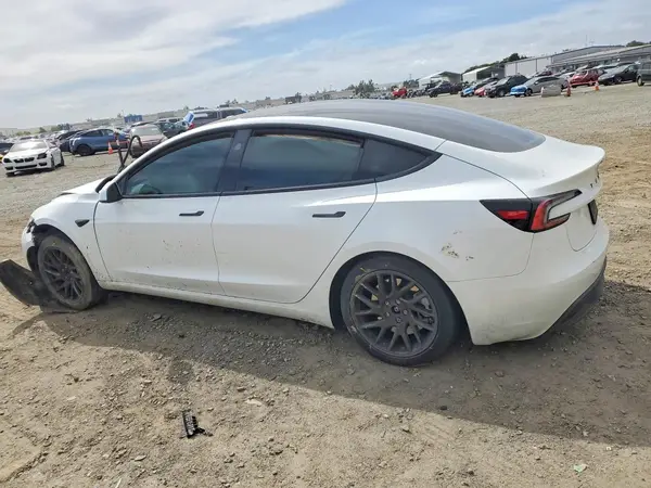 5YJ3E1EA5RF782798 2024 TESLA MODEL 3 - Image 2