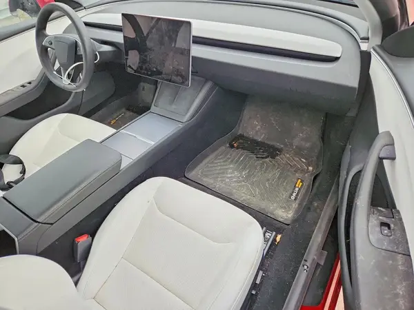 5YJ3E1EA5RF815878 2024 TESLA MODEL 3 - Image 8