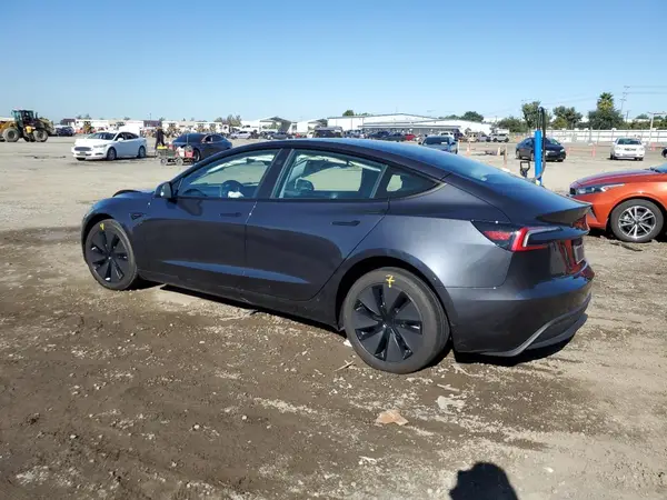 5YJ3E1EA5RF828565 2024 TESLA MODEL 3 - Image 2