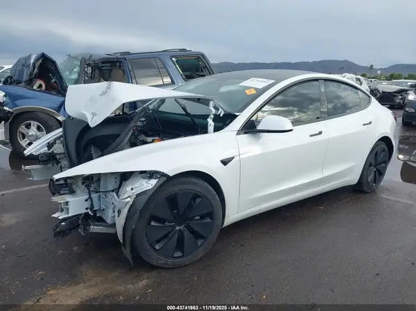 5YJ3E1EA5RF830803 2024 TESLA MODEL 3 - Image 2