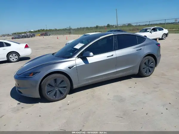5YJ3E1EA5RF857449 2024 TESLA MODEL 3 - Image 2