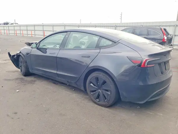 5YJ3E1EA5RF858021 2024 TESLA MODEL 3 - Image 2