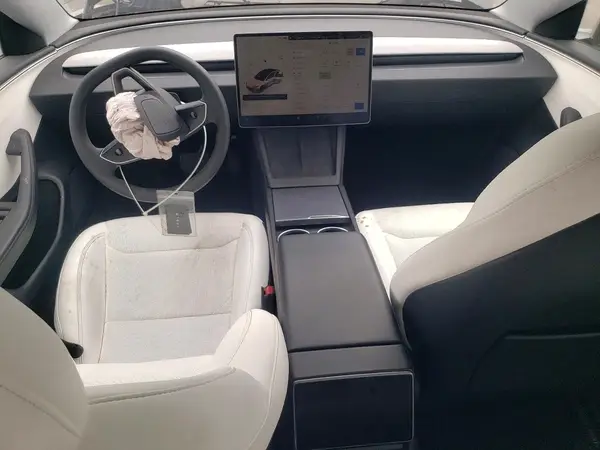 5YJ3E1EA5RF858021 2024 TESLA MODEL 3 - Image 8