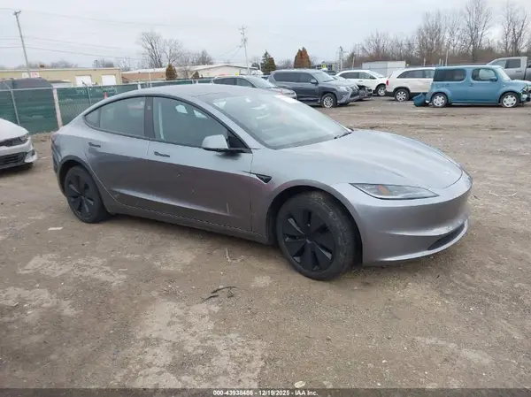 5YJ3E1EA5RF858780 2024 TESLA MODEL 3 - Image 1